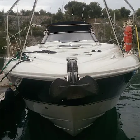 Bateau-hôtel Hirondelle Motor Yacht