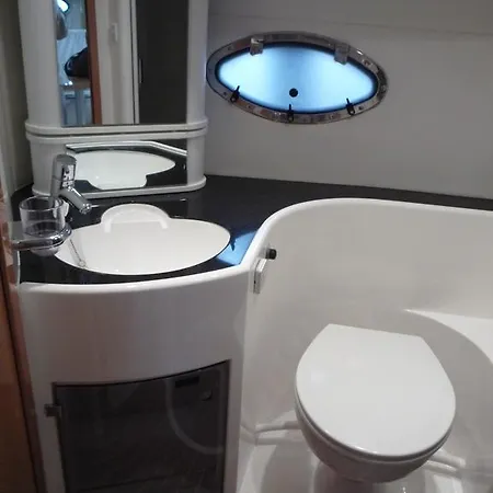 Bateau-hôtel Hirondelle Motor Yacht *