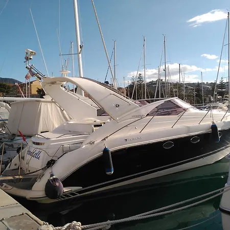 Bateau-hôtel Hirondelle Motor Yacht